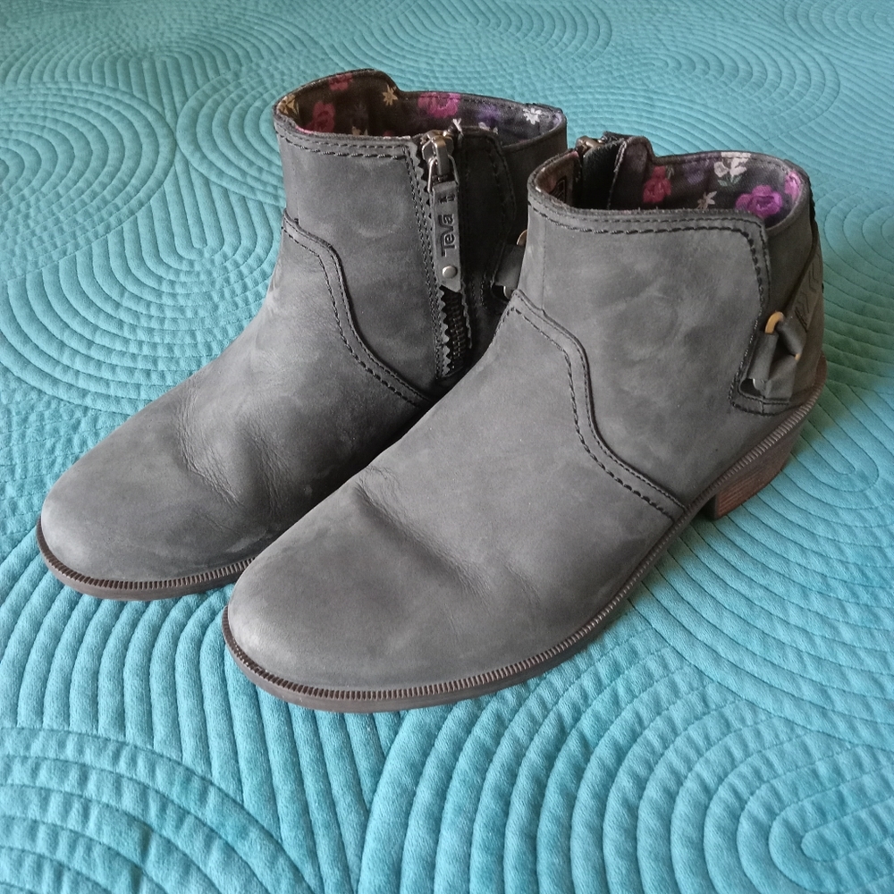 Teva | Foxy Gray Suede Nubuck Ankle Boot Booties Size 8 - Picture 10 of 13